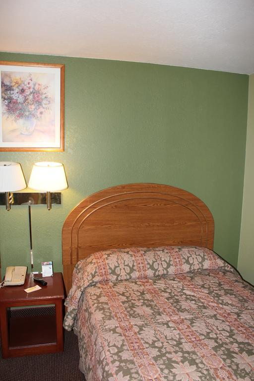 Oak Hill Inn And Suites Tahlequah Dış mekan fotoğraf