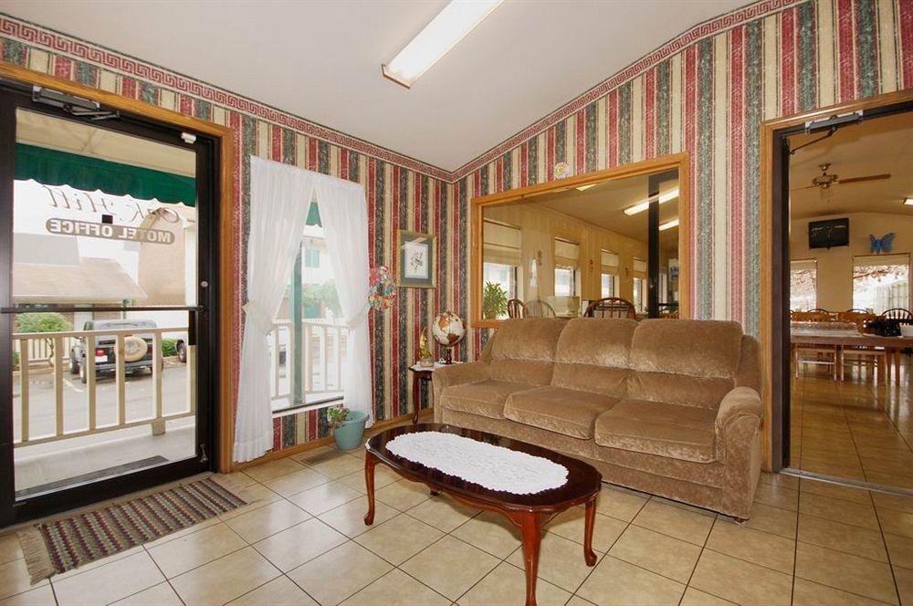 Oak Hill Inn And Suites Tahlequah Dış mekan fotoğraf