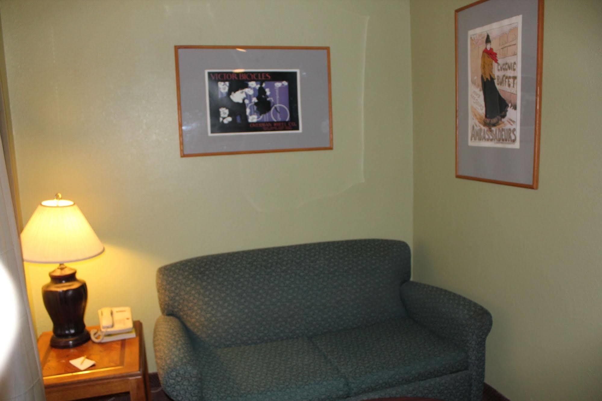 Oak Hill Inn And Suites Tahlequah Dış mekan fotoğraf