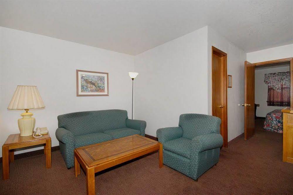 Oak Hill Inn And Suites Tahlequah Dış mekan fotoğraf