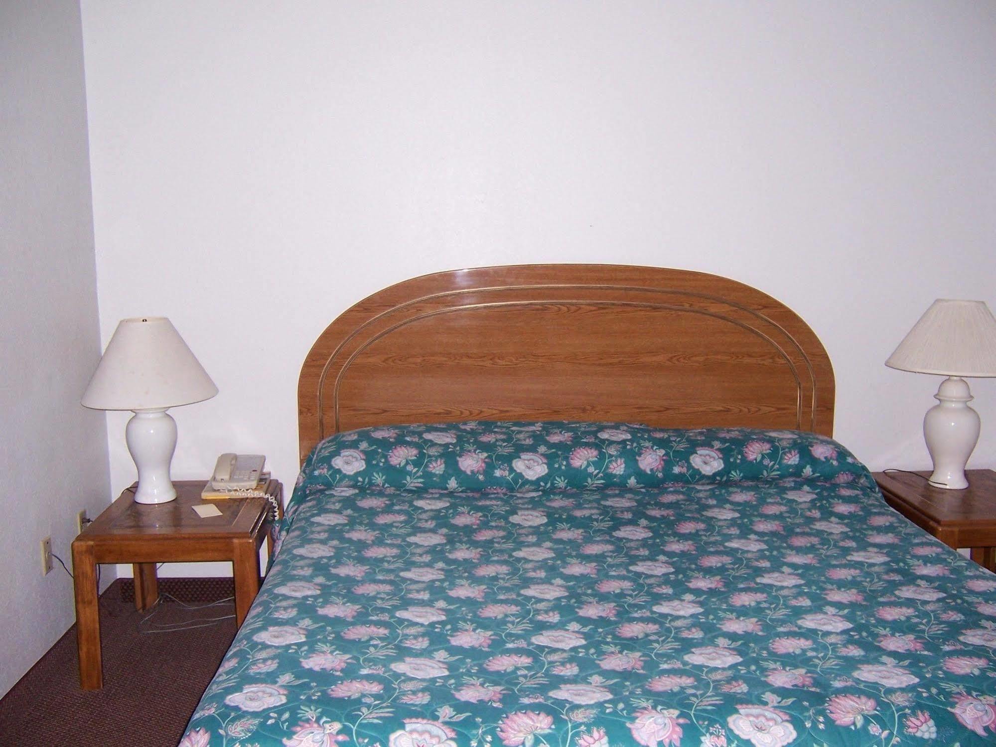 Oak Hill Inn And Suites Tahlequah Dış mekan fotoğraf