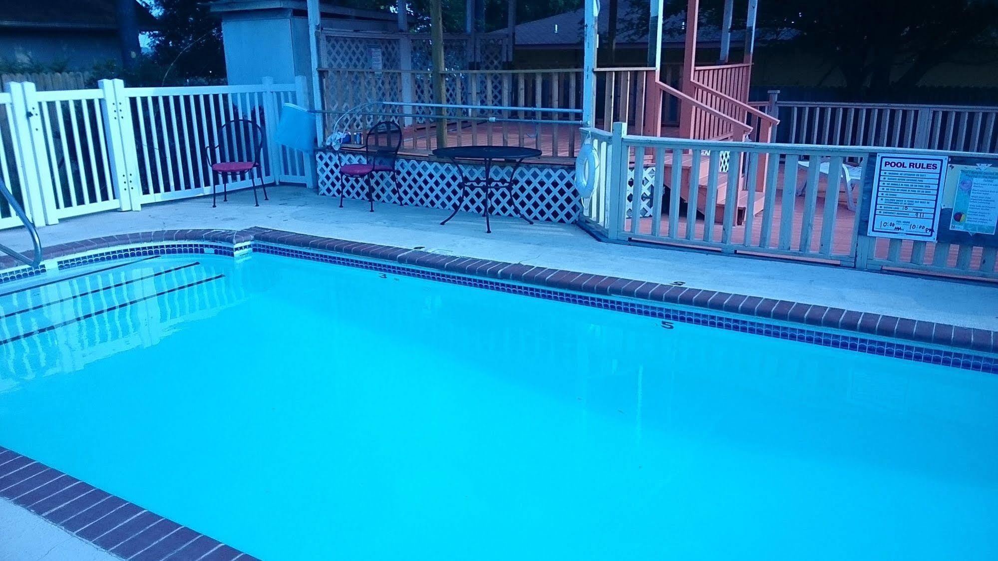 Oak Hill Inn And Suites Tahlequah Dış mekan fotoğraf